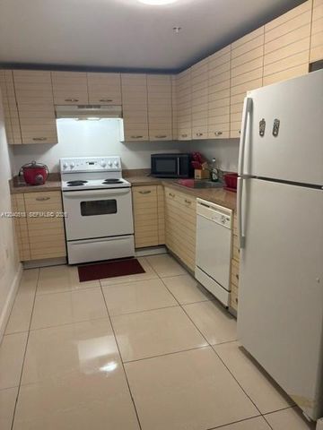 2217 NW 7th St 1109, Miami, FL 33125