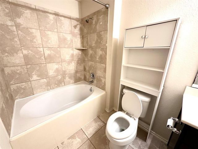 1934 Acorn Glen Trail, Fresno, TX 77545