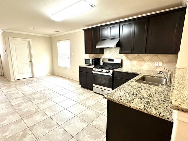 1934 Acorn Glen Trail, Fresno, TX 77545