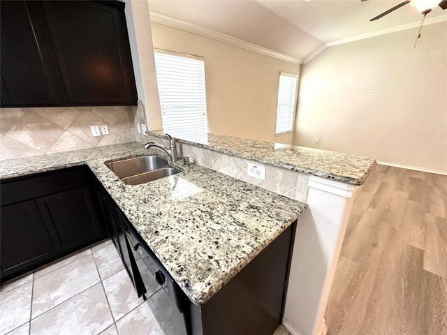 1934 Acorn Glen Trail, Fresno, TX 77545