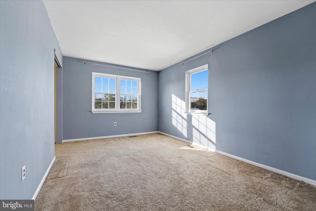305 ROESCH AVE, Oreland, PA 19075