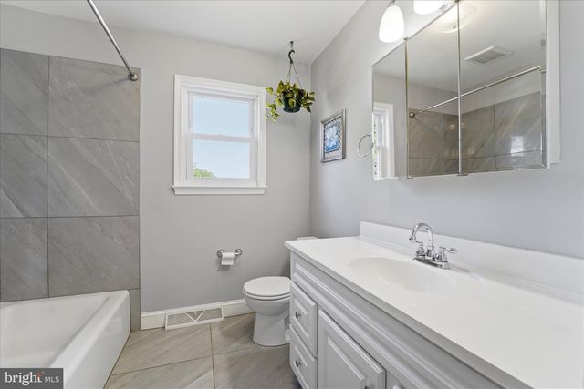 305 ROESCH AVE, Oreland, PA 19075
