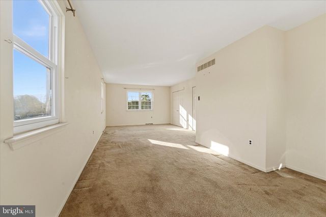 305 ROESCH AVE, Oreland, PA 19075