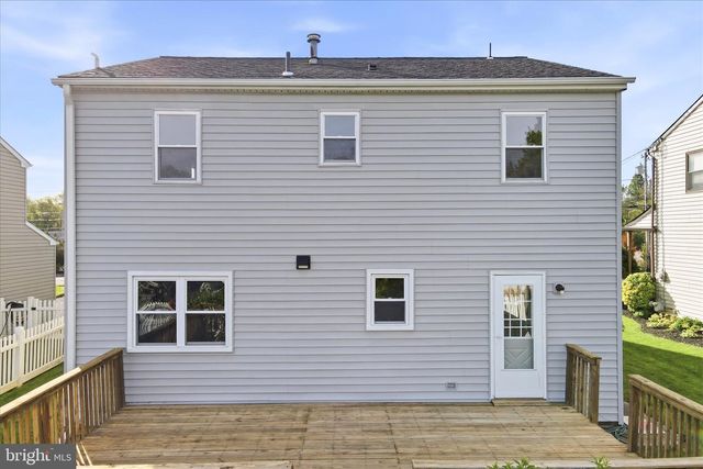 305 ROESCH AVE, Oreland, PA 19075