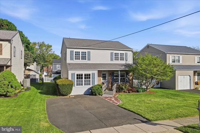 305 ROESCH AVE, Oreland, PA 19075