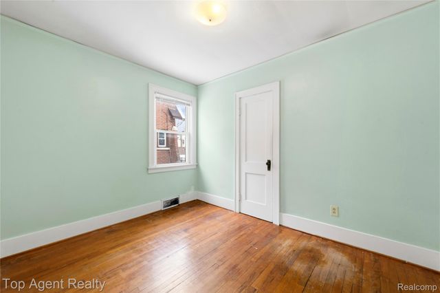 475 W Breckenridge Street, Ferndale, MI 48220