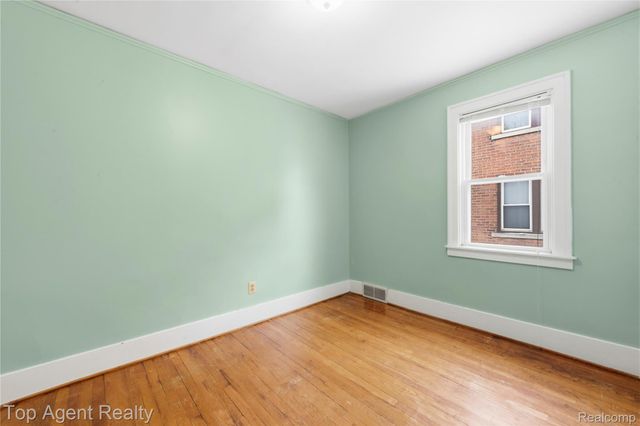 475 W Breckenridge Street, Ferndale, MI 48220