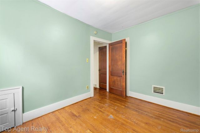 475 W Breckenridge Street, Ferndale, MI 48220