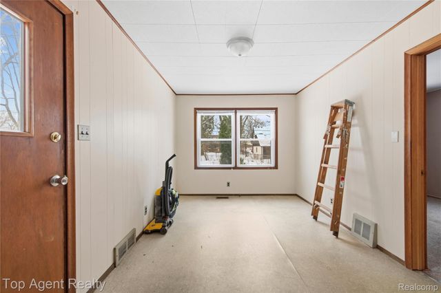 475 W Breckenridge Street, Ferndale, MI 48220