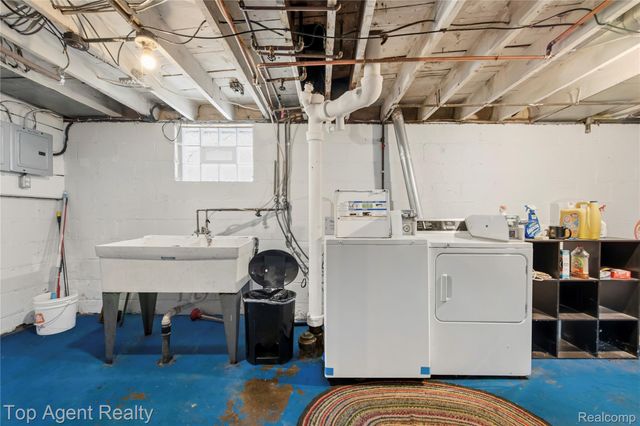 475 W Breckenridge Street, Ferndale, MI 48220