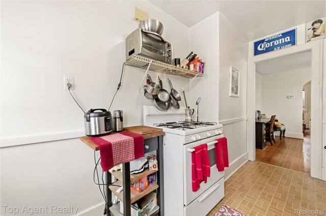 475 W Breckenridge Street, Ferndale, MI 48220