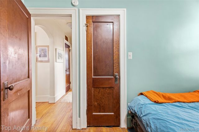 475 W Breckenridge Street, Ferndale, MI 48220