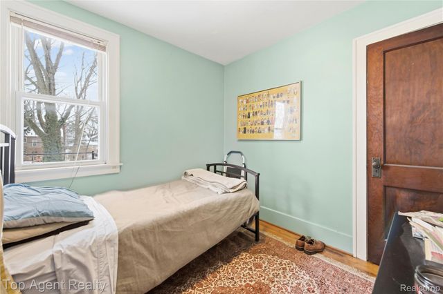 475 W Breckenridge Street, Ferndale, MI 48220