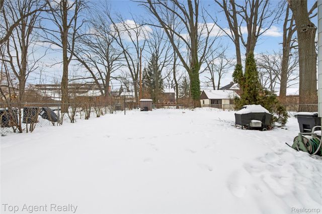 475 W Breckenridge Street, Ferndale, MI 48220