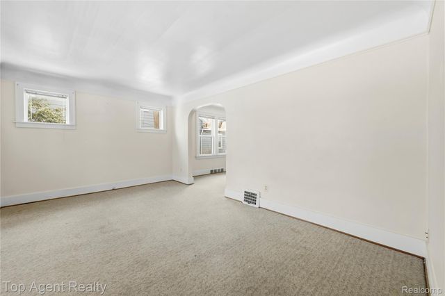 475 W Breckenridge Street, Ferndale, MI 48220