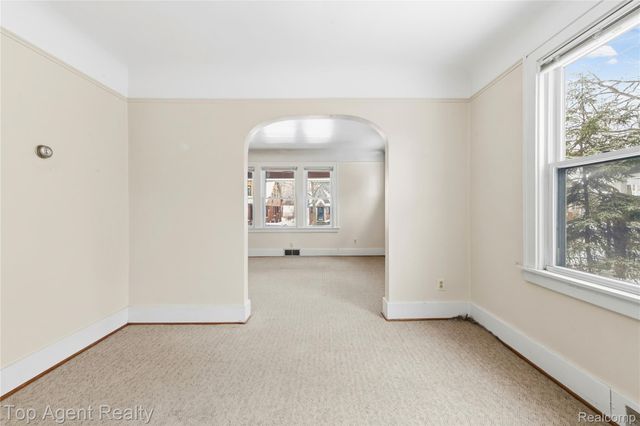 475 W Breckenridge Street, Ferndale, MI 48220