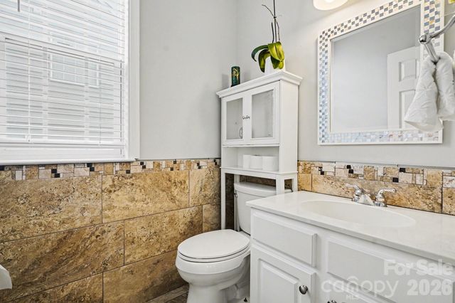 8727 Fieldcroft Drive, Charlotte, NC 28277