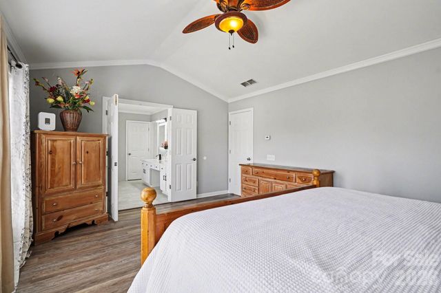 8727 Fieldcroft Drive, Charlotte, NC 28277