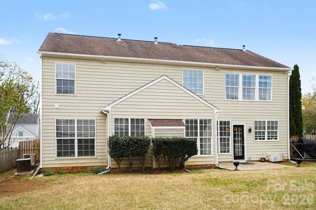 8727 Fieldcroft Drive, Charlotte, NC 28277