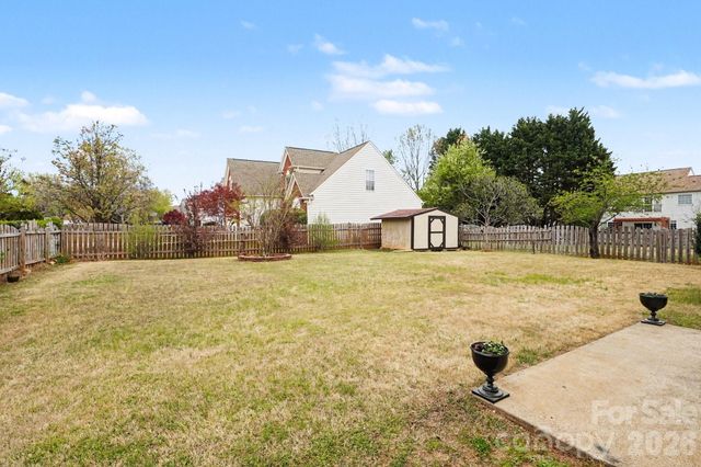 8727 Fieldcroft Drive, Charlotte, NC 28277