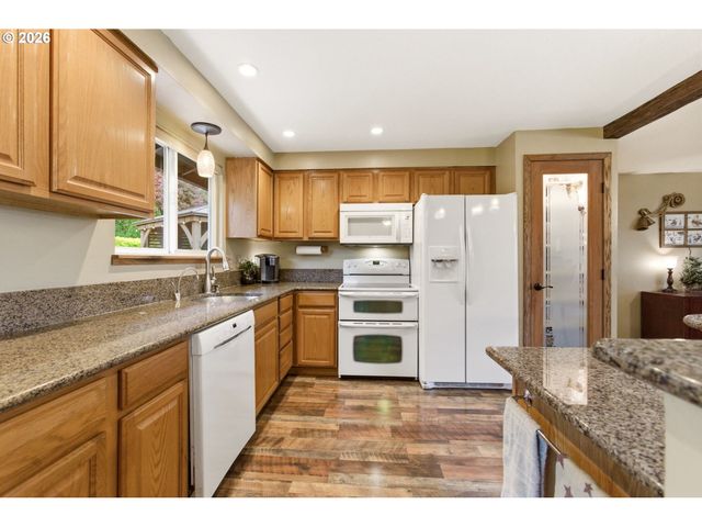 17395 WILES Ct, Gladstone, OR 97027