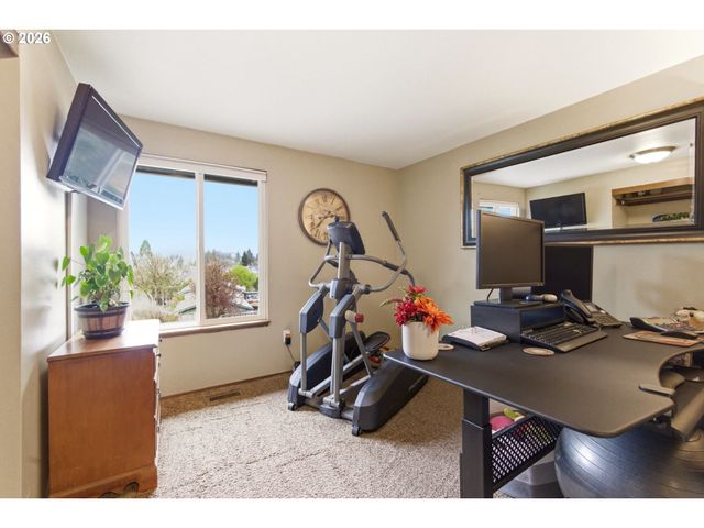 17395 WILES Ct, Gladstone, OR 97027