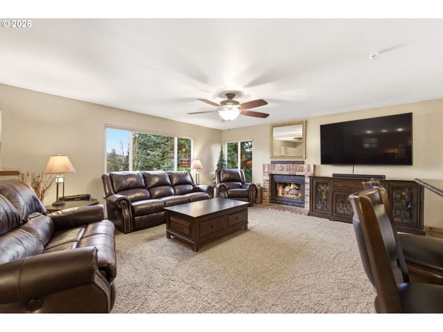 17395 WILES Ct, Gladstone, OR 97027