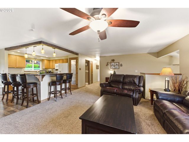 17395 WILES Ct, Gladstone, OR 97027