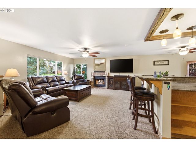 17395 WILES Ct, Gladstone, OR 97027