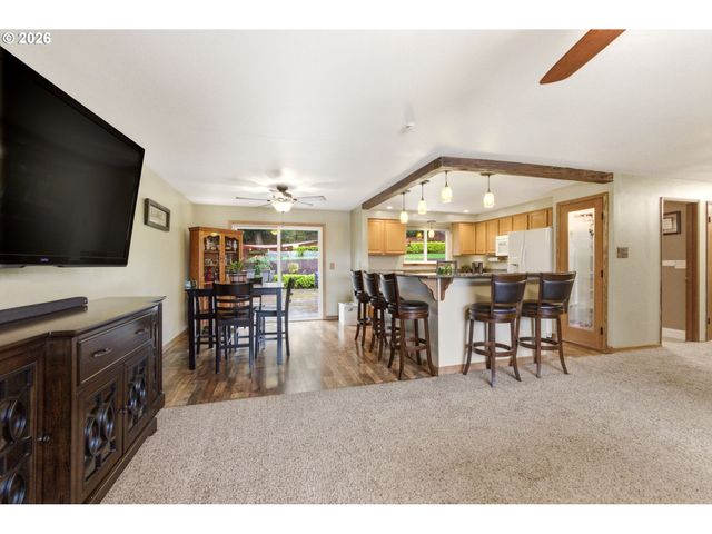 17395 WILES Ct, Gladstone, OR 97027