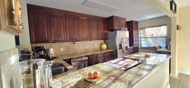 7926 Willow Spring Drive 1317, Lake Worth, FL 33467