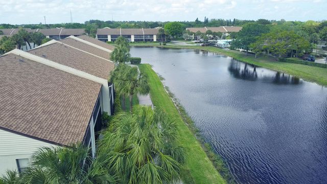 7926 Willow Spring Drive 1317, Lake Worth, FL 33467