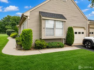 6-B Patrick Henry Court, Monroe, NJ 08831