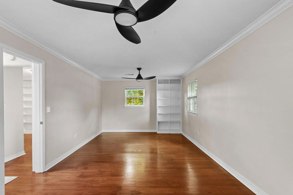 Image 19 of property listing at 5 Maple Avenue, Shalimar, FL 32579