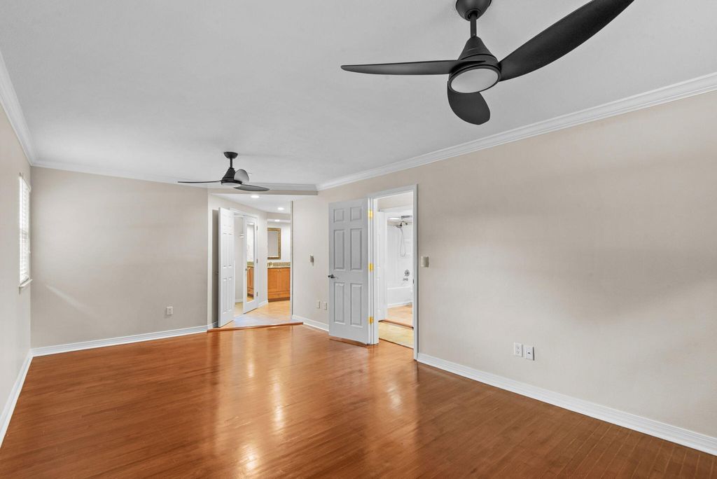 Image 20 of property listing at 5 Maple Avenue, Shalimar, FL 32579