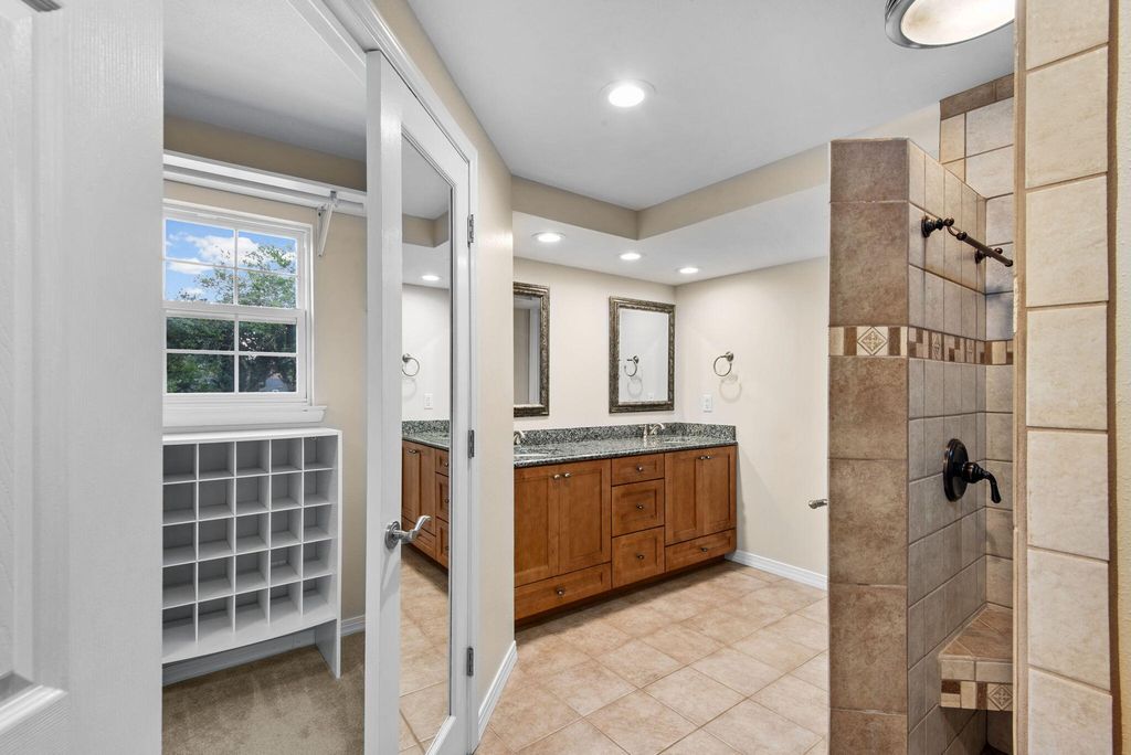 Image 21 of property listing at 5 Maple Avenue, Shalimar, FL 32579