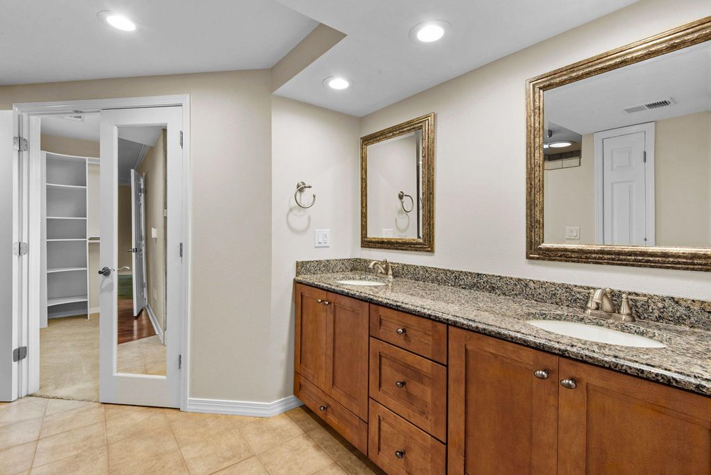 Image 24 of property listing at 5 Maple Avenue, Shalimar, FL 32579