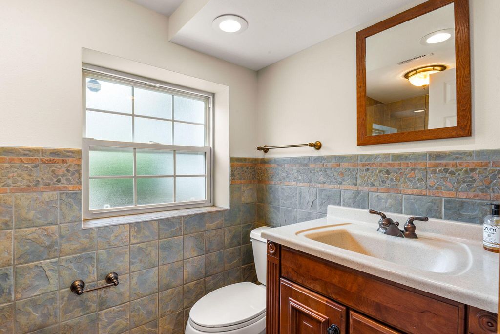 Image 33 of property listing at 5 Maple Avenue, Shalimar, FL 32579