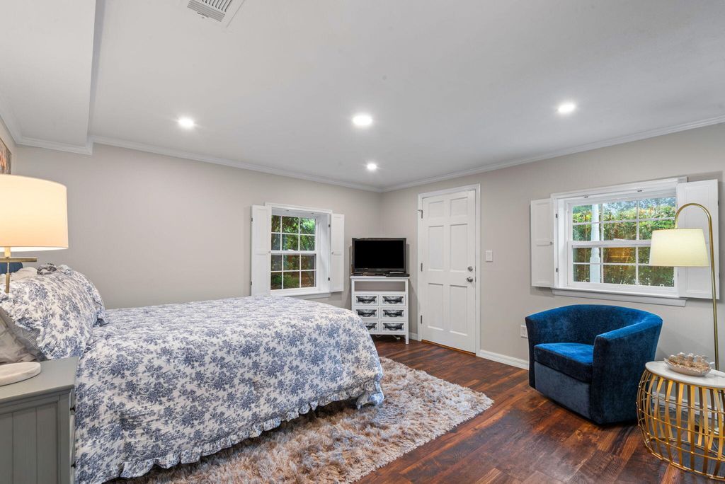 Image 35 of property listing at 5 Maple Avenue, Shalimar, FL 32579