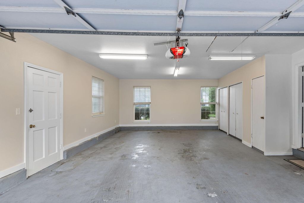 Image 42 of property listing at 5 Maple Avenue, Shalimar, FL 32579