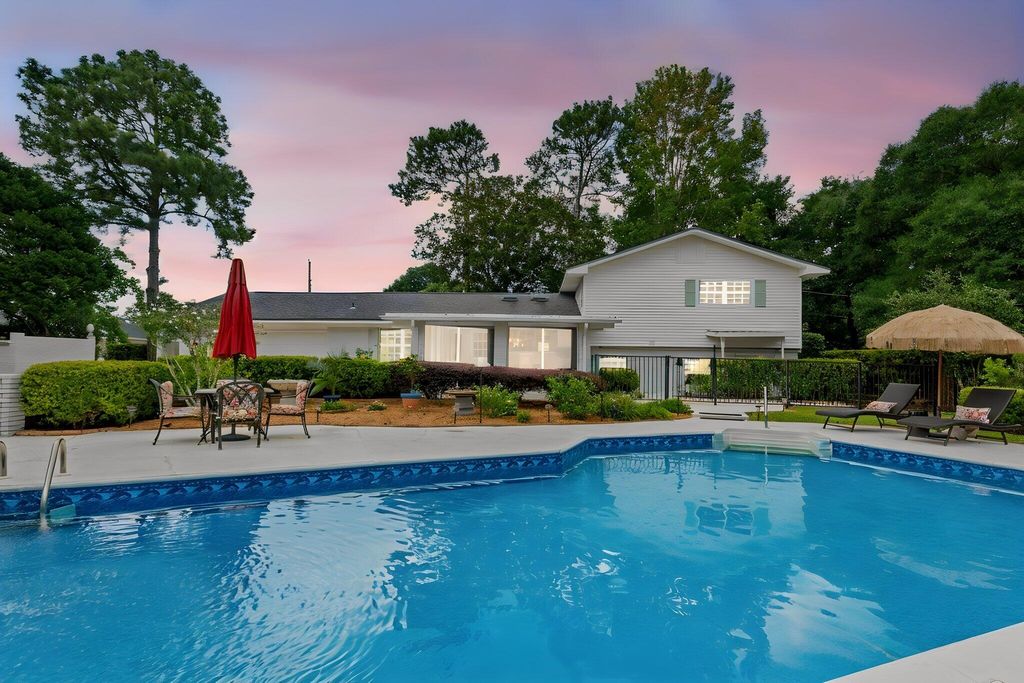 Image 49 of property listing at 5 Maple Avenue, Shalimar, FL 32579