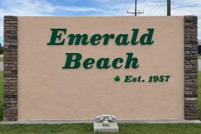 858 Palmetto Drive, Crystal Beach, TX 77650