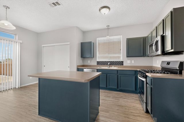 3010 Flint Axe Street SW, Albuquerque, NM 87121