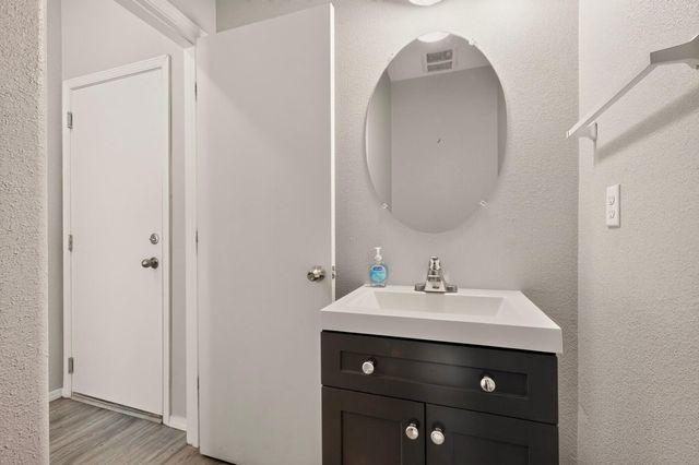 3010 Flint Axe Street SW, Albuquerque, NM 87121