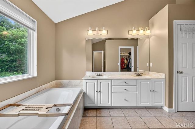 612 Royal Pine Court, Lake St Louis, MO 63367