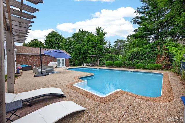 612 Royal Pine Court, Lake St Louis, MO 63367
