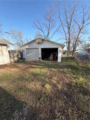412 Mulberry Street, Humboldt, KS 66748