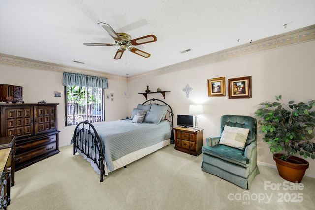 10518 Camelback Circle, Charlotte, NC 28226