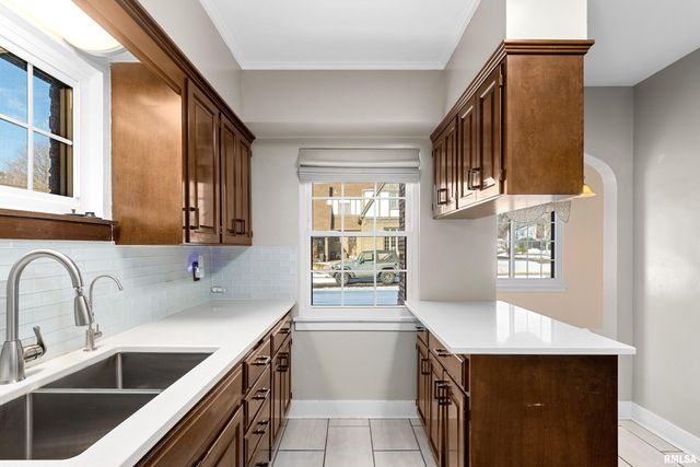 3007 N BIGELOW Street, Peoria, IL 61604