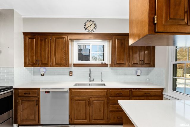 3007 N BIGELOW Street, Peoria, IL 61604